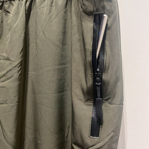 NWT Mens quick drying joggers 2 zipper pockets. XXL - Picture 4 of 8